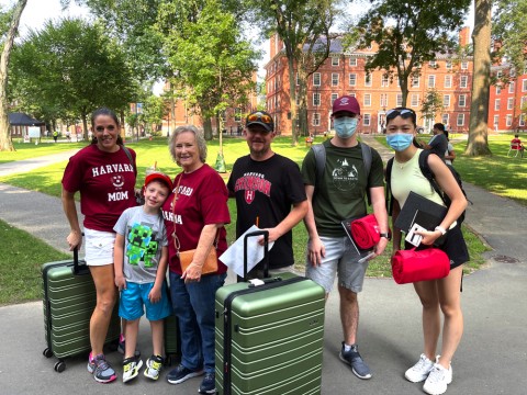 Freshman Gavin Lindsey moves into Harvard yard with his family.