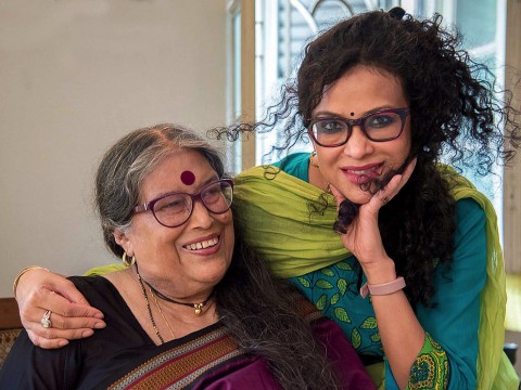 Nabaneeta and Nandana Dev Sen embracing in 2018