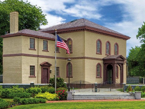 Exterior view of the synagogue