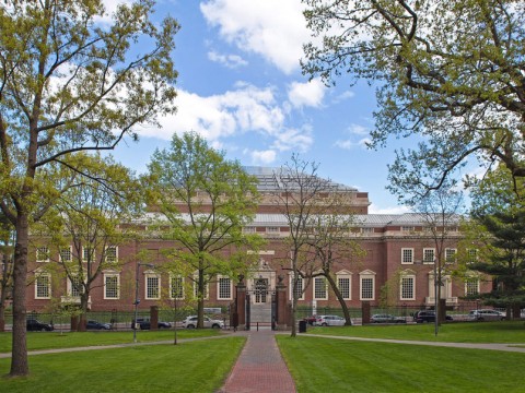 Quincy Street entrance of the Harvard Art Museums