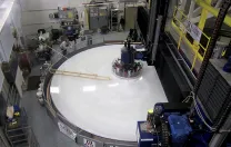 After the mirror glass is cooled and the structure is connected to its supports, the reflecting surface undergoes years of computer-controlled precision polishing and optical testing.