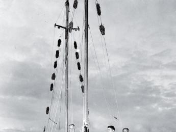 Antinuclear activist Albert Bigelow (second from left) with crew members William Huntington &rsquo;28, Orion Sherwood, and George Willoughby in Hawaii in 1958