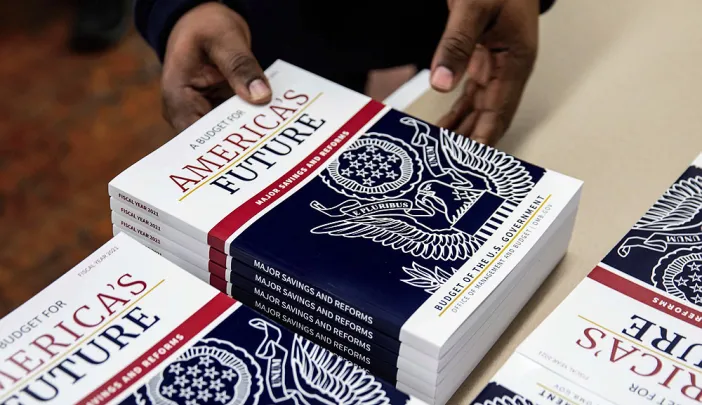 Photograph of copies of the federal budget fiscal year 2021