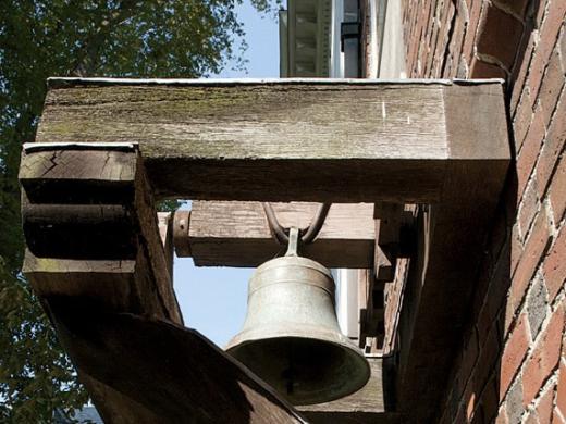 The Pennoyer schoolhouse bell, from Pulham St. Mary in England, now at Leverett House 