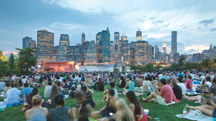 On Pier 1: Brooklyn Bridge Park&rsquo;s harbor-view lawn