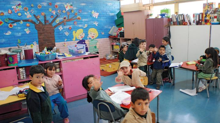 A classroom in Peñalolén (a neighborhood of Santiago, Chile) where "Un Buen Comienzo" is being implemented