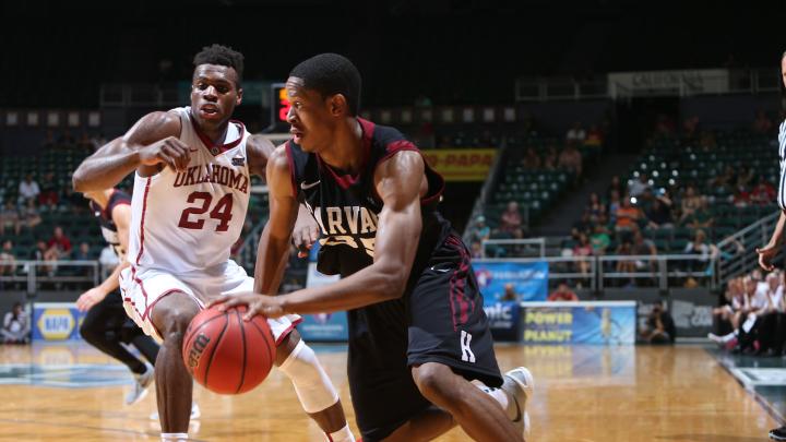 Agunwa Okolie ’16 (shown here against Oklahoma) is the team’s top perimeter defender. His performance was crucial to the team’s success in Hawaii.