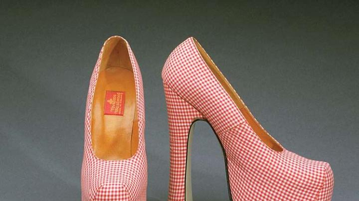 Patterned platform heels top