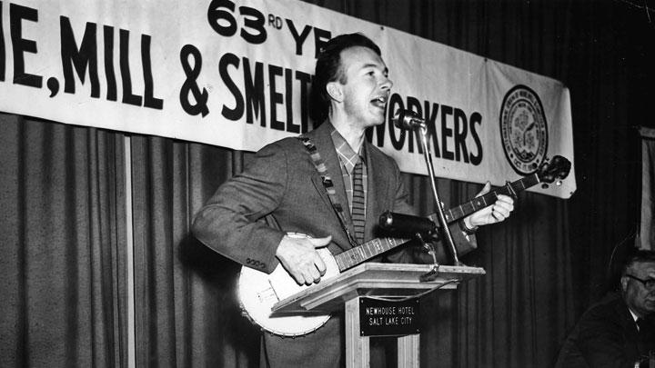 Seeger often sang at union rallies and meetings.