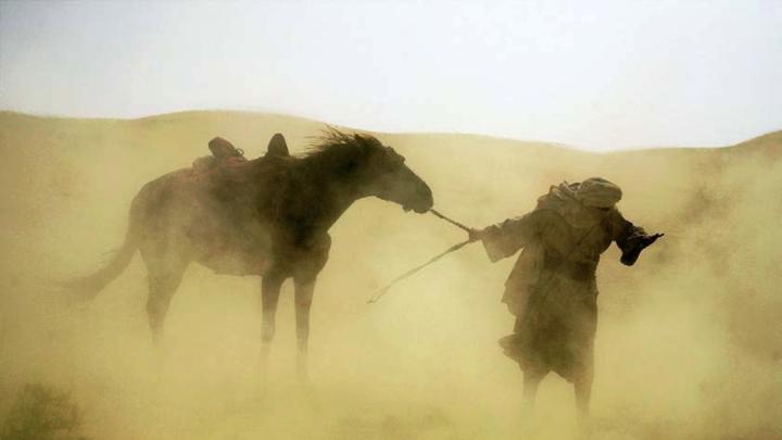 A blinding sandstorm is part of <em>Journey to Mecca.</em>