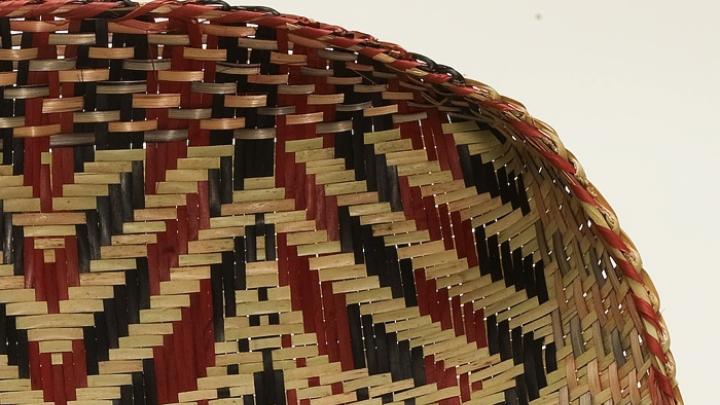 A detail of the previous basket