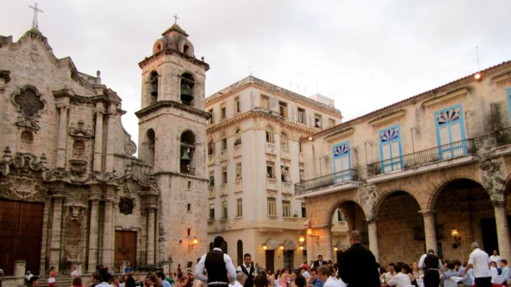 The Harvard-Radcliffe Orchestra's farewell dinner in Cathedral Square, Havana