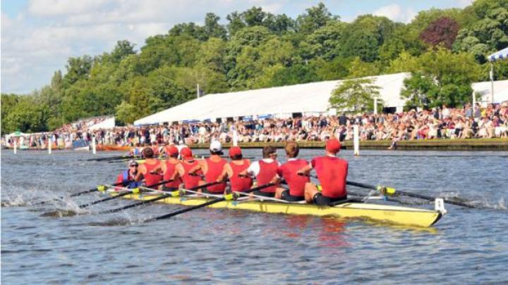 The Harvard heavyweight varsity pulls away from its Molesey/Oxford Brookes opponents.