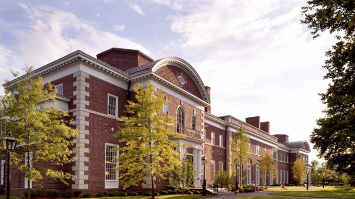 Photograph by Peter Aaron/Esto Spangler Center, Business School Campus, 2001 (<a href="http://harvardmagazine.com/1999/09/south-by-north-harvard">View building construction photographs</a>)