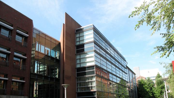 Photograph by Harvard Magazine/JC Naito Laboratory, Cambridge campus, 1999