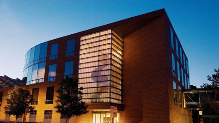 Photograph by Jim Harrison Center for Government and International Studies, Cambridge campus, 2005 (<a href="http://harvardmagazine.com/1999/01/jhj.knafel.html">Read more about the building construction</a>)