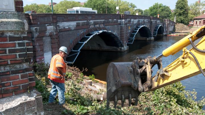 Anderson Memorial Bridge