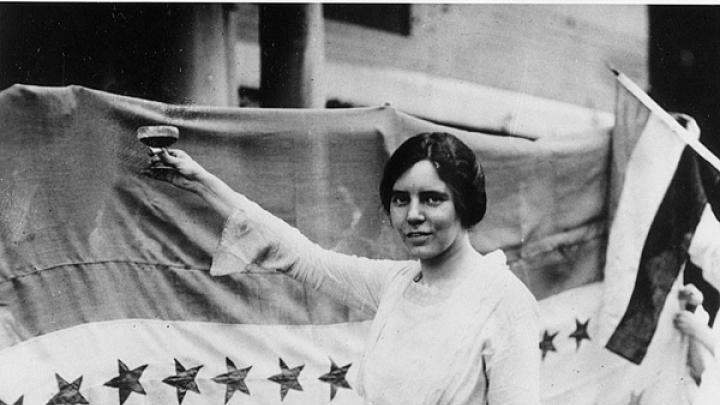 Paul toasts Tennessee’s ratification of the Nineteenth Amendment, the vote that gave U.S. women the right to vote.