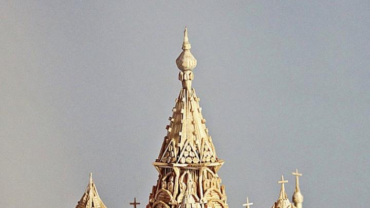 Stan Munro’s "toothpicked" version of St. Basil’s Cathedral, in Moscow