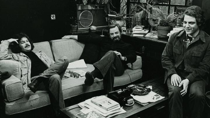 Weidman, Stephen Sondheim, and Frank Rich ’71 (at right) meet for a 1976 television interview in Sondheim’s study.