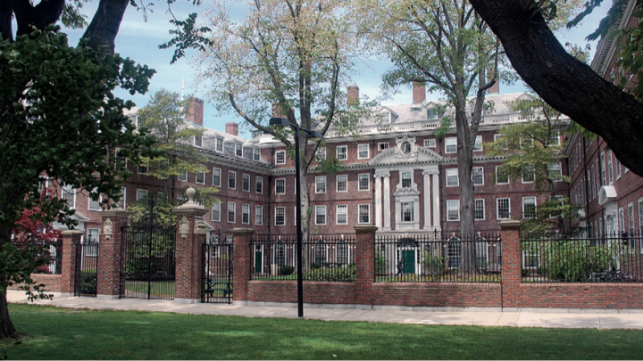 Leverett House’s McKinlock Hall