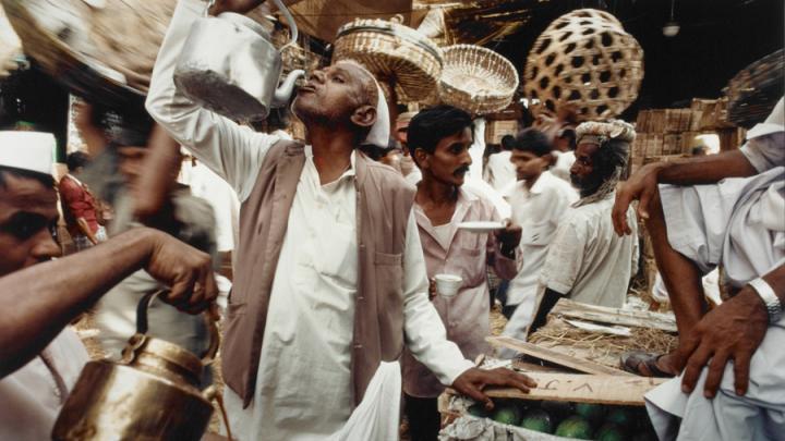 <em>Mango Season, Crawford Market, Mumbai</em>, Maharastra, 1993, on display at the Sackler Museum