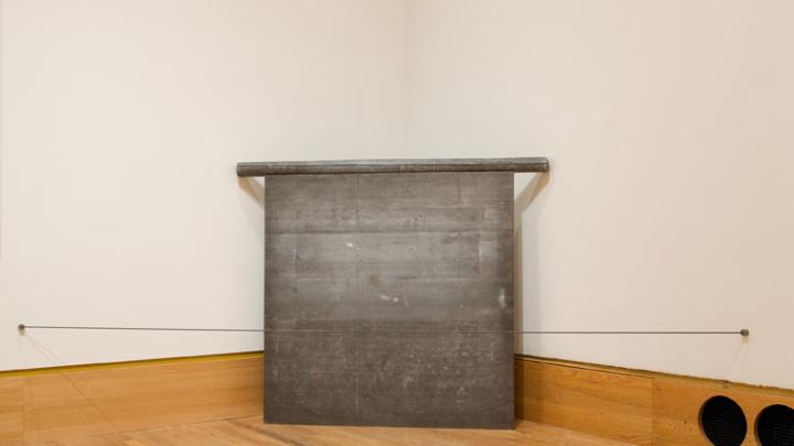 Richard Serra, Untitled (Corner Prop Piece), 1969. Lead plate and lead pole rolled around one inch steel pipe; plate: 121.9 x 121.9 cm; pole: 151.8 cm, diam.: 7.6 cm