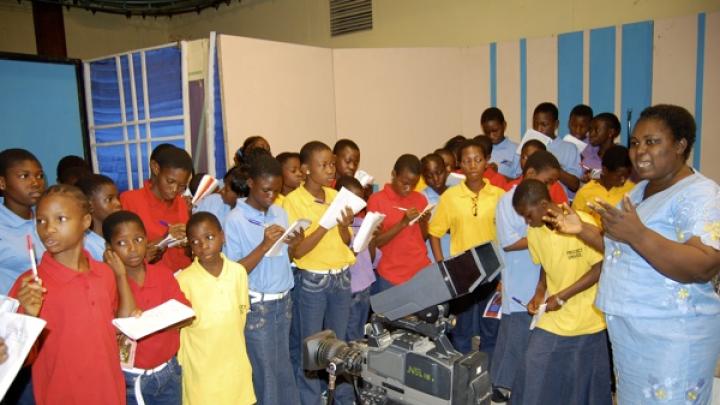 The girls take a tour of the television authority office.