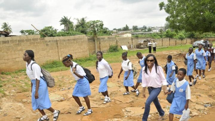 Oluwadara Johnson ’10 organized a performing-arts-themed camp for disadvantaged girls last summer in Ibadan, Nigeria. Here, she picks up the girls from a meeting point to bring them to the site of the camp.