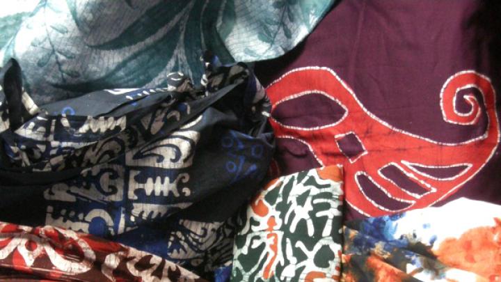 Ryan produced these textiles during her apprenticeship with Sackui.