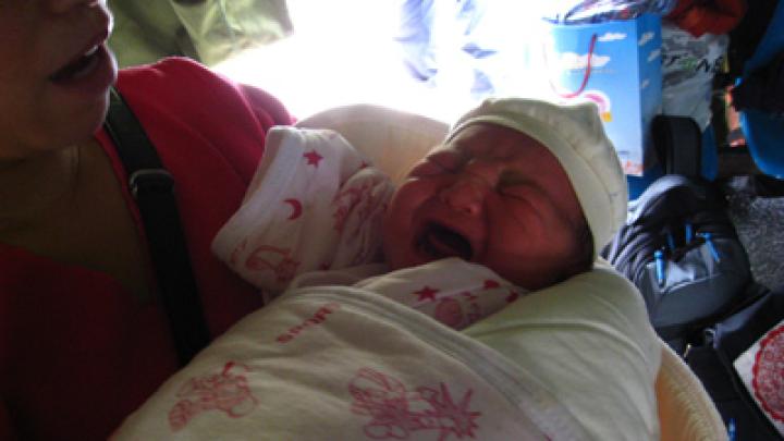 Zhang Na's newborn baby. Her name is 'Earthquake'