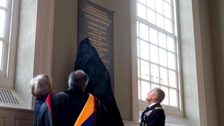 President Faust, Reverend Gomes, and General Casey view the new plaque honoring Harvard’s Medal of Honor recipients.